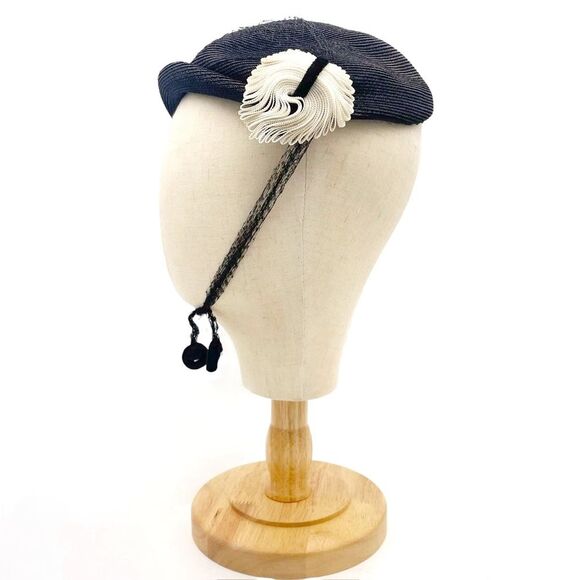 Vintage 50s Tilt Hat Black & Cream Straw Close Style Fascinator Black Mesh Veil - Picture 6 of 16